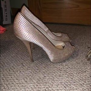 Jennifer Lopez sparkly shoes!